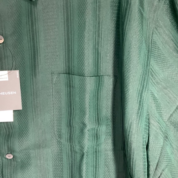 NWT - Van Heusen Classic Fit Short Sleeve Shirt - 2X Large - Picture 3 of 8
